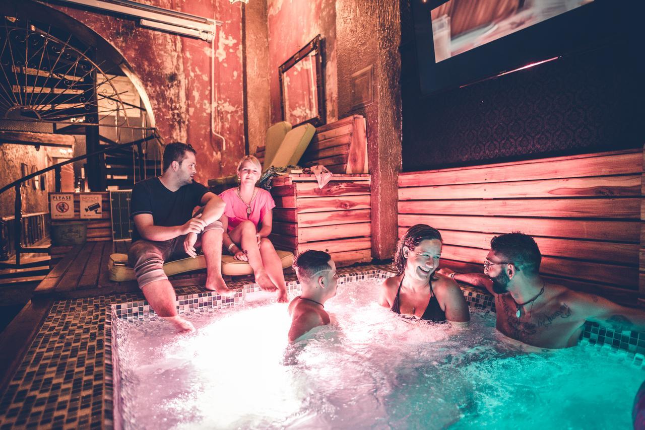 The Clock Hostel & Suites Cartagena Bagian luar foto