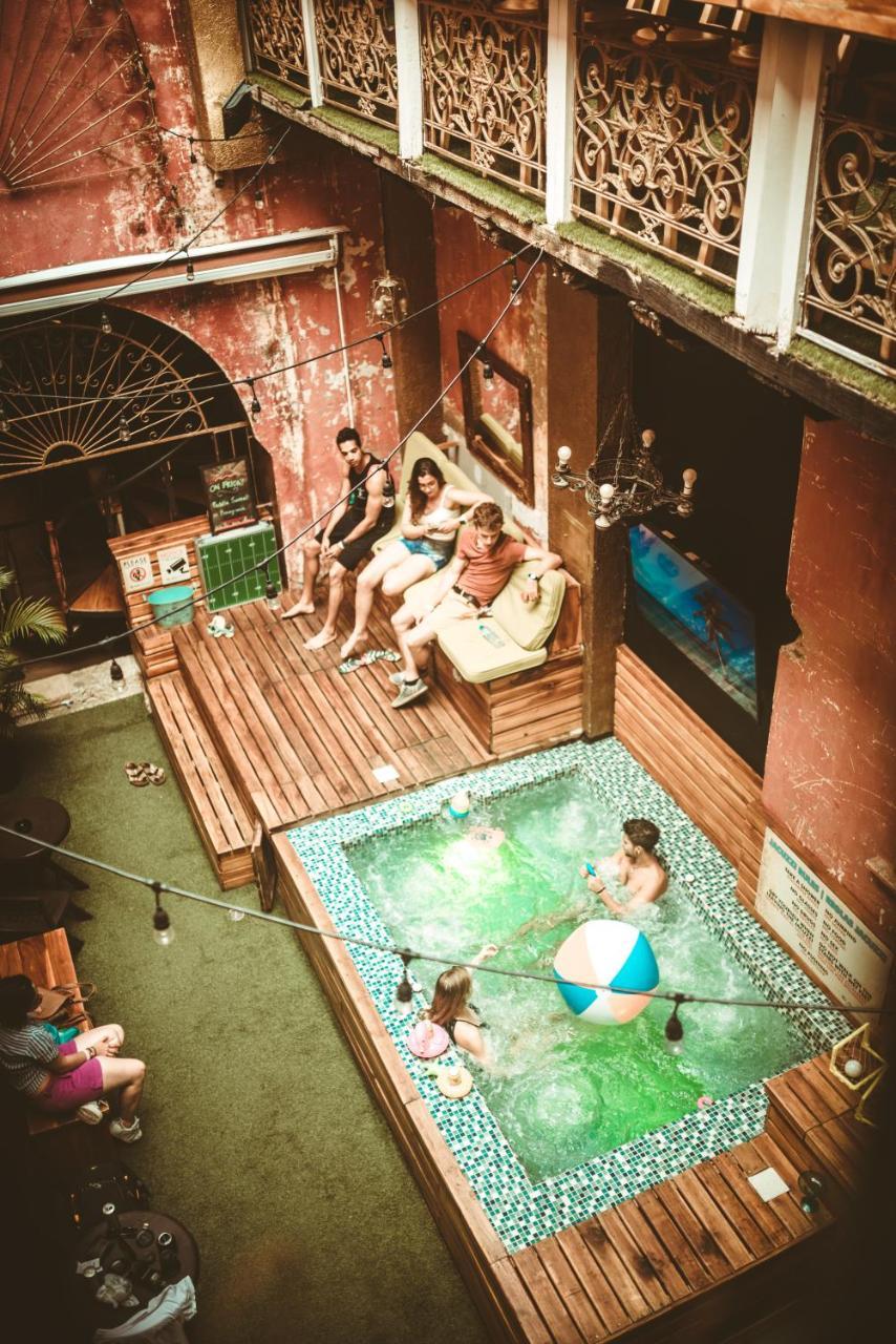 The Clock Hostel & Suites Cartagena Bagian luar foto