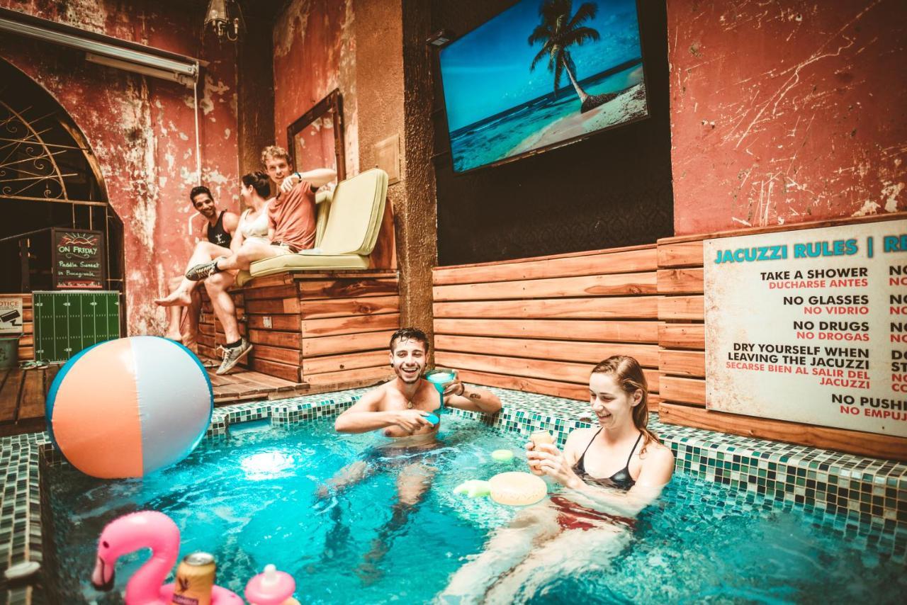 The Clock Hostel & Suites Cartagena Bagian luar foto